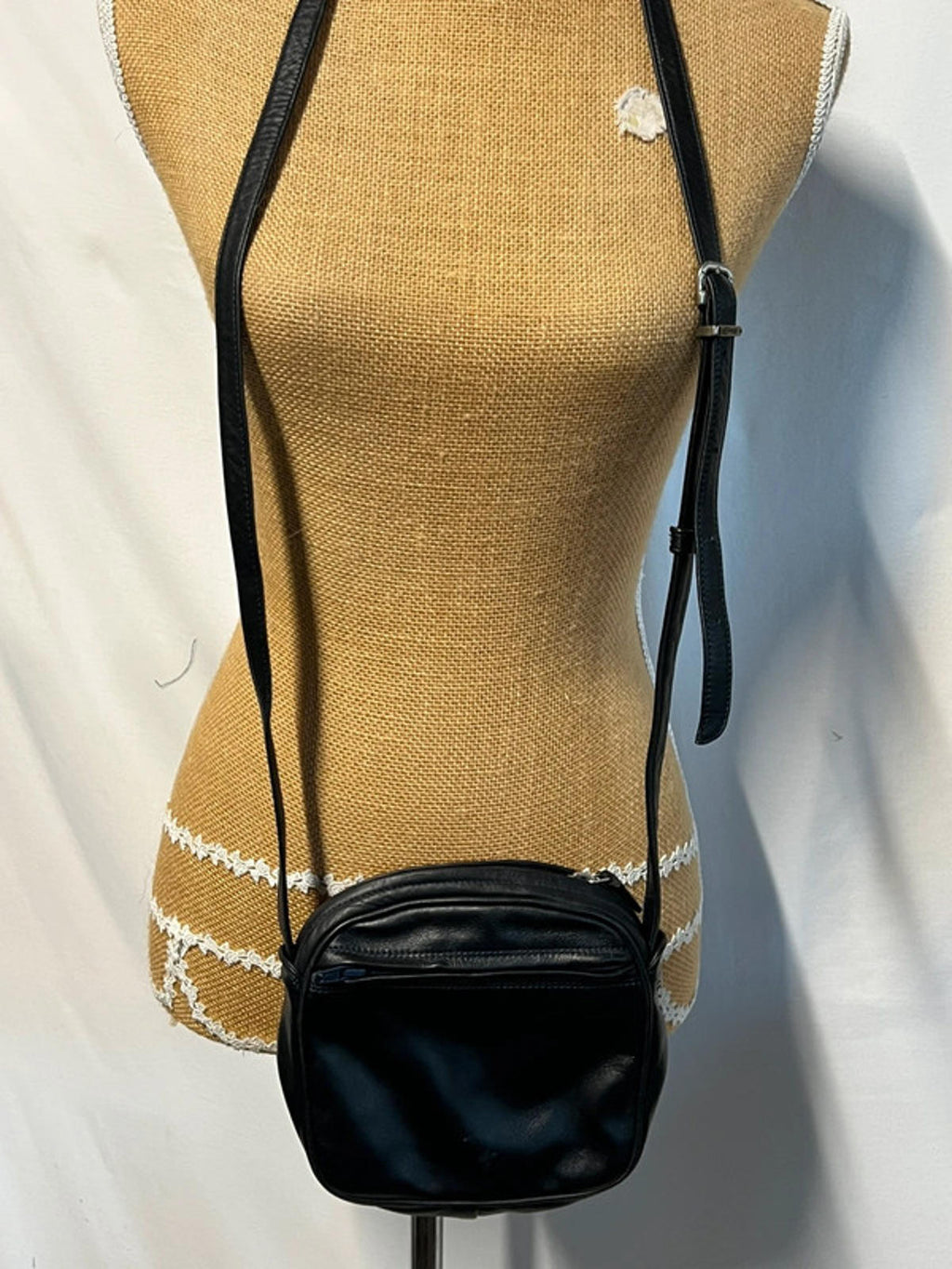 Vintage Enny Shoulderbag | Black Soft Italian Leather Shoulderbag