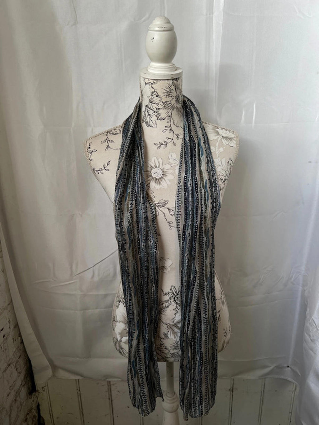 Navy &amp; Khaki Large Scarf / Shawl | Unique Pattern | Very Good Condition
