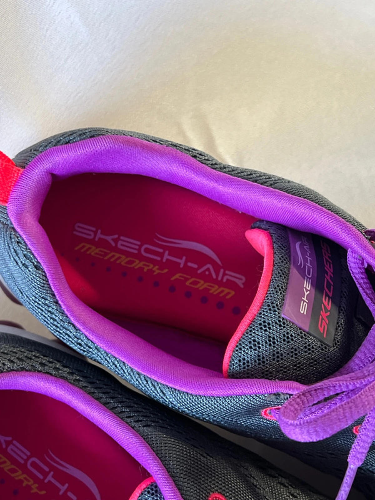 Skechers Memory Foam | 7 | Very Good