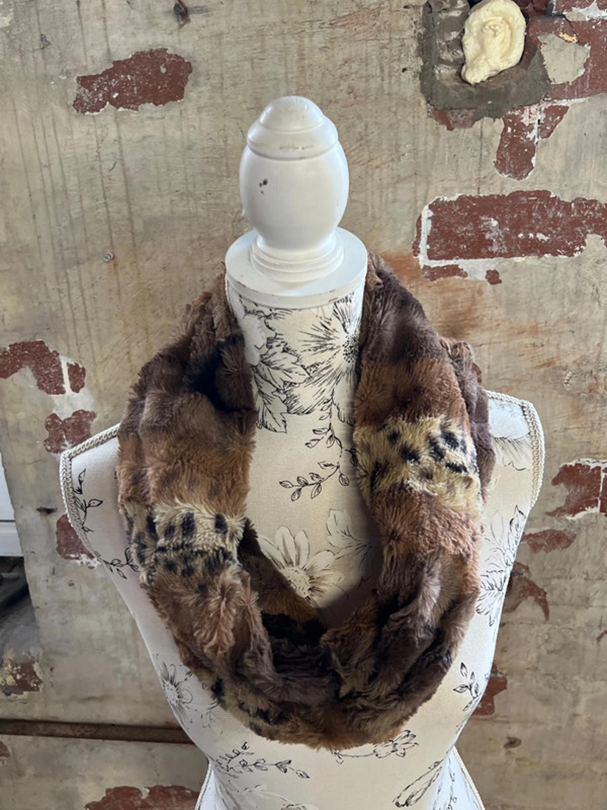 Faux Fur Leopard Print Scarf