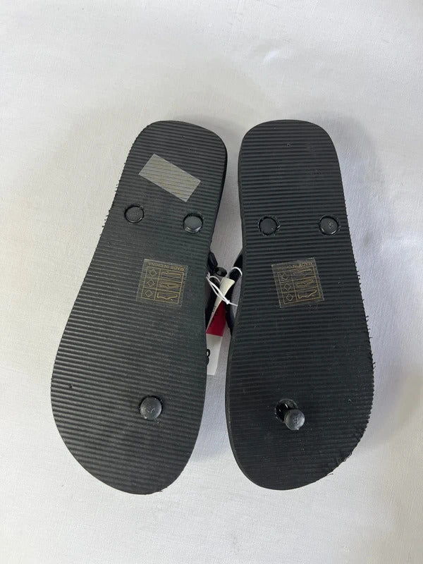 Matalan | Size 6 | 2X pair of black and Blue flip blue