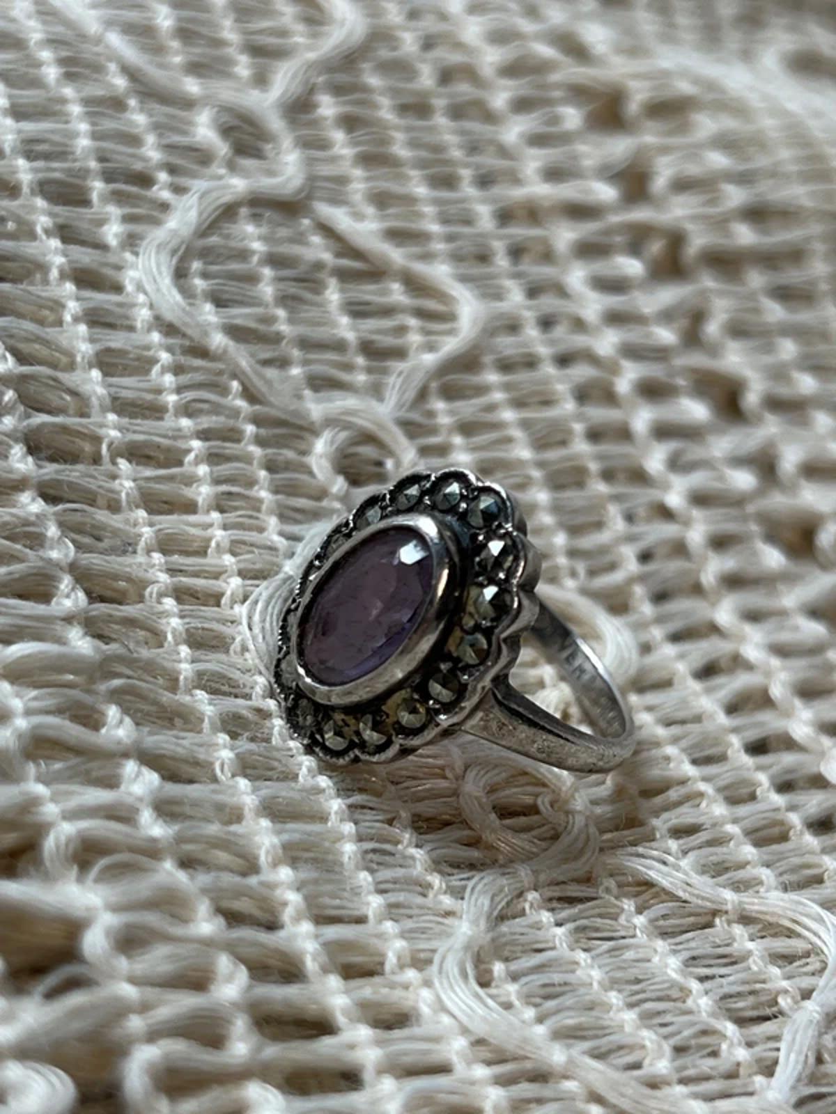 Vintage Amethyst ring with Marcasite | Silver