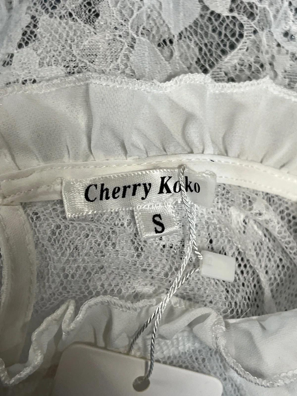 Cherry Koko | S | White Lace Long Sleeve Blouse