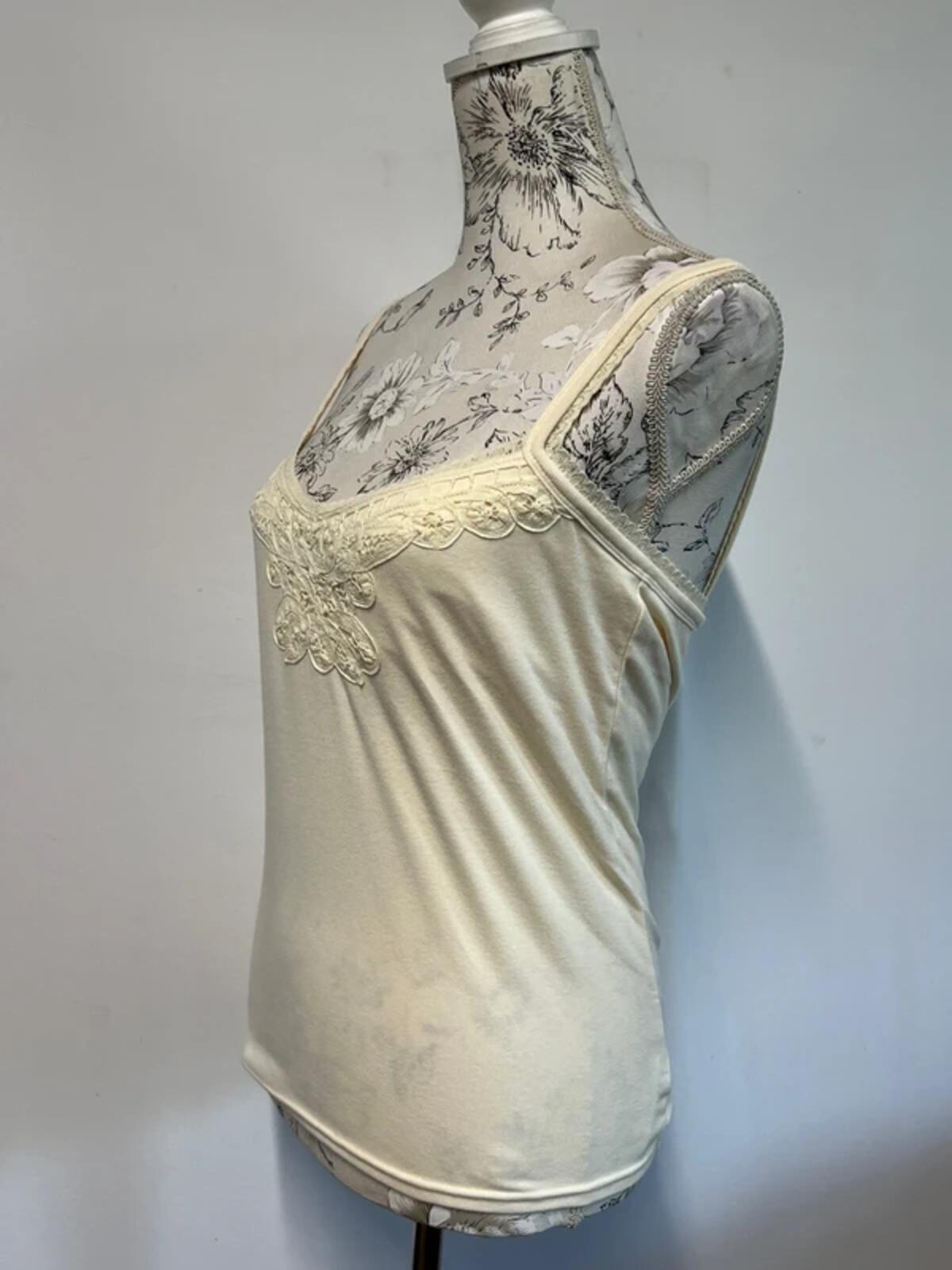 Liz Clairborne | M | Cream cotton cami with embroidery