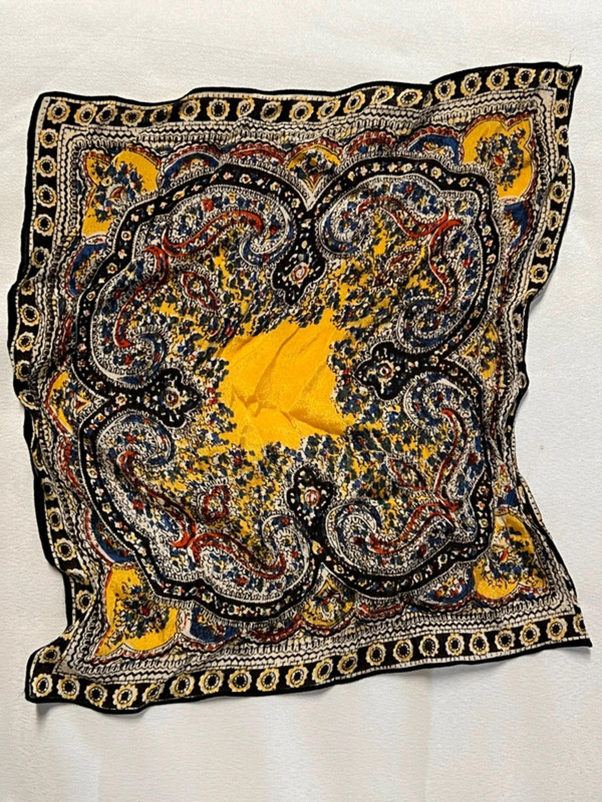 Vintage 1940’s Hankerchief | 100% Silk
