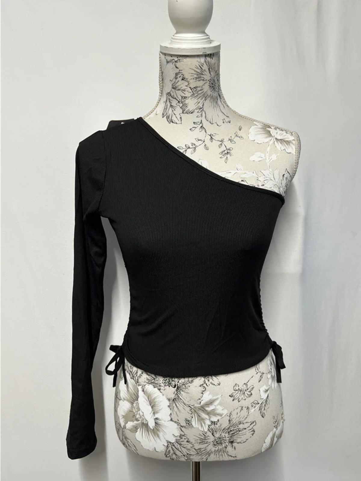 Cherry Koko  | M/L | Black Elasticated Off Shoulder Top