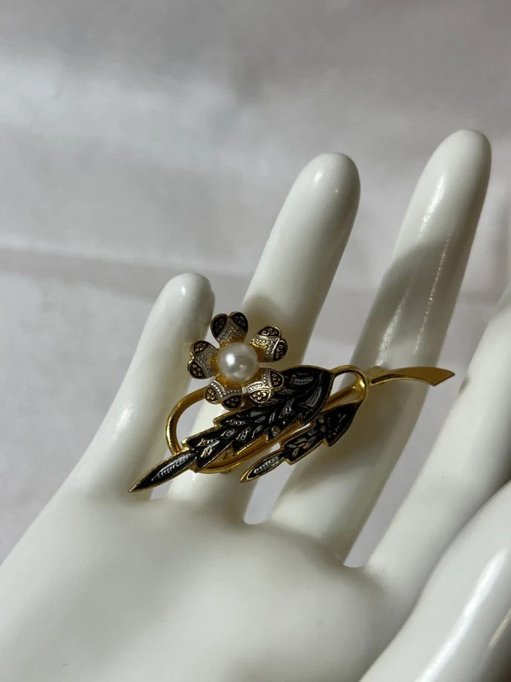 Vintage Damascene Brooch | Faux Pearl
