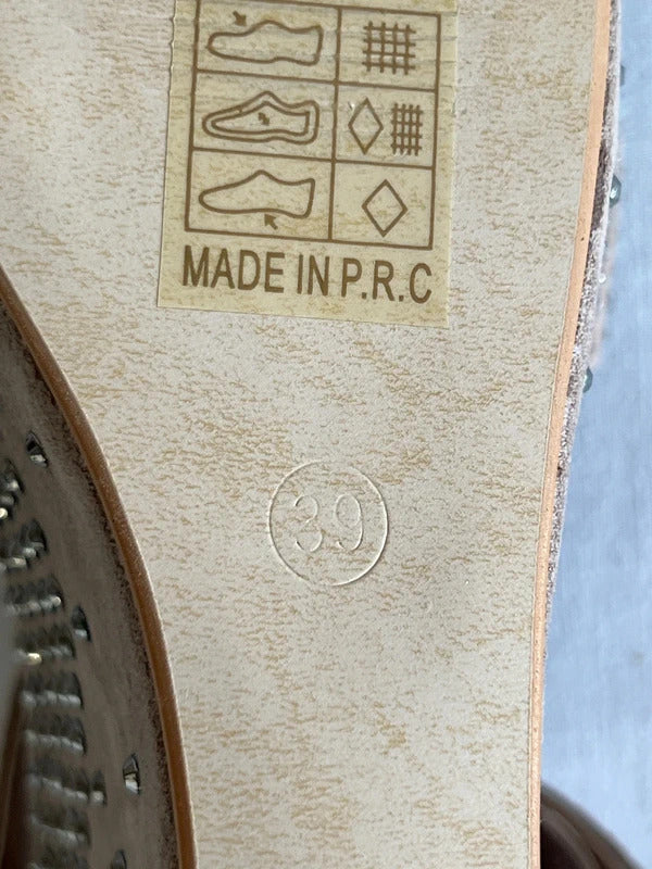 Belle Women | Size 6 |Y2K Beige raised sandals
