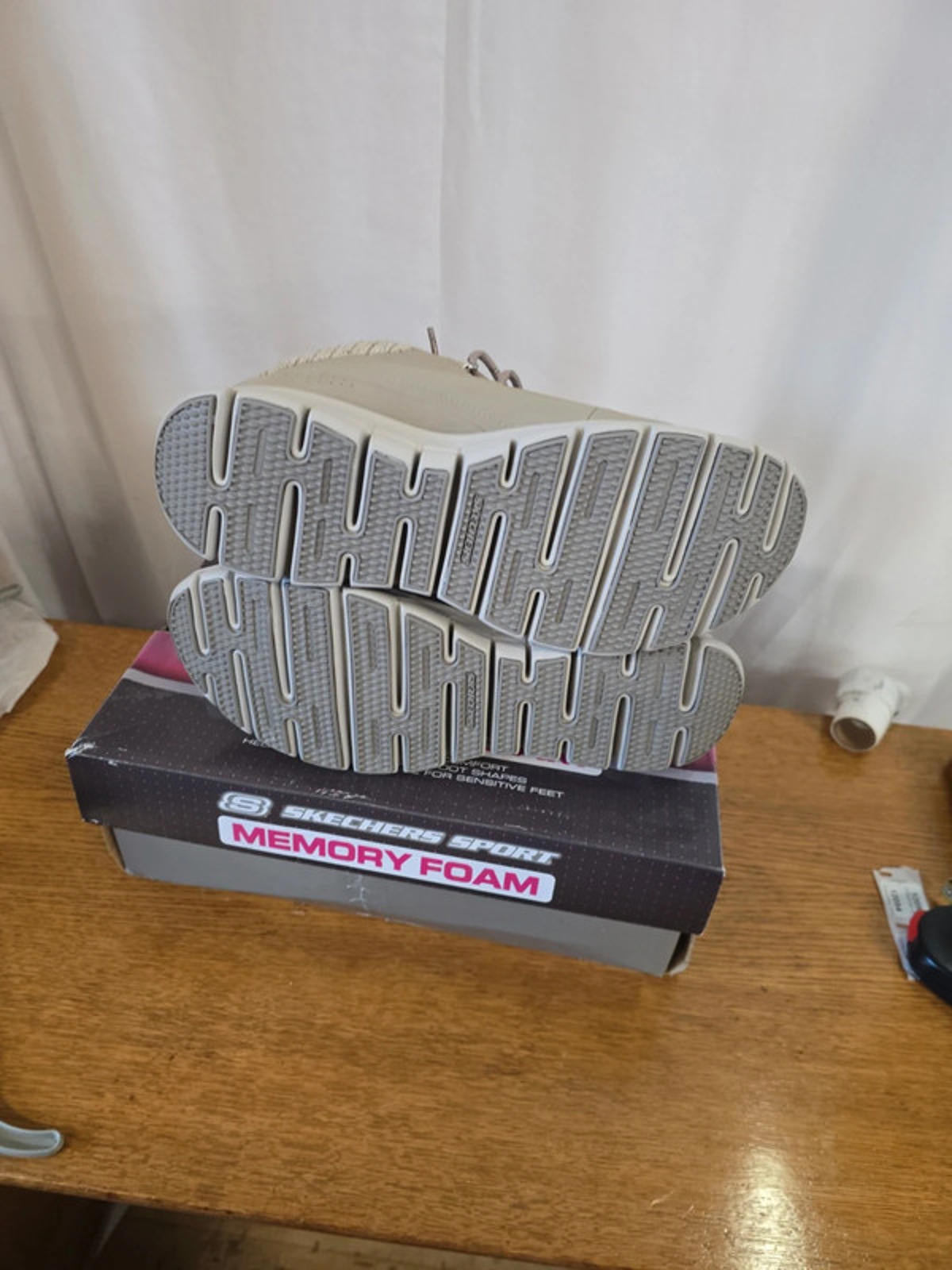 Brand new in Box Sketchers Synergy strong will Nubuck ankle boots size 7