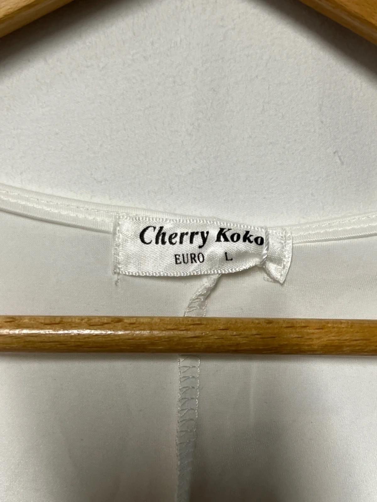 Cherry Koko | L | White Lace Style Long Sleeve | Polyester