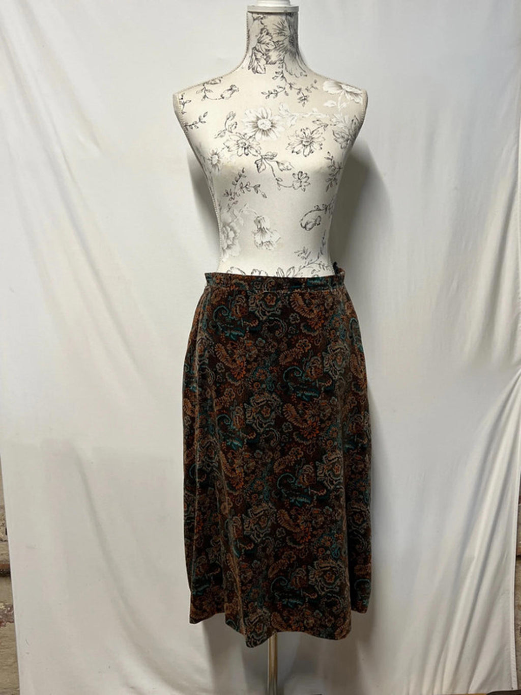 Vintage German Velvet Skirt | 16