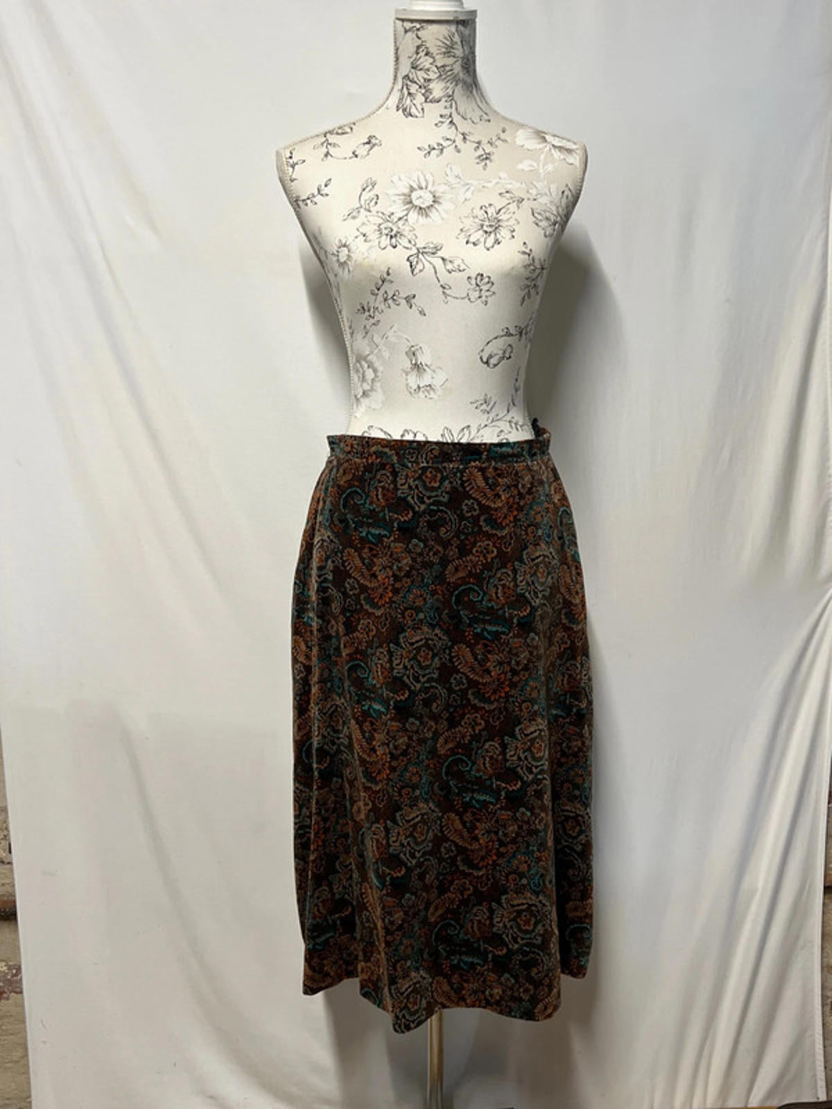 Vintage German Velvet Skirt | 16