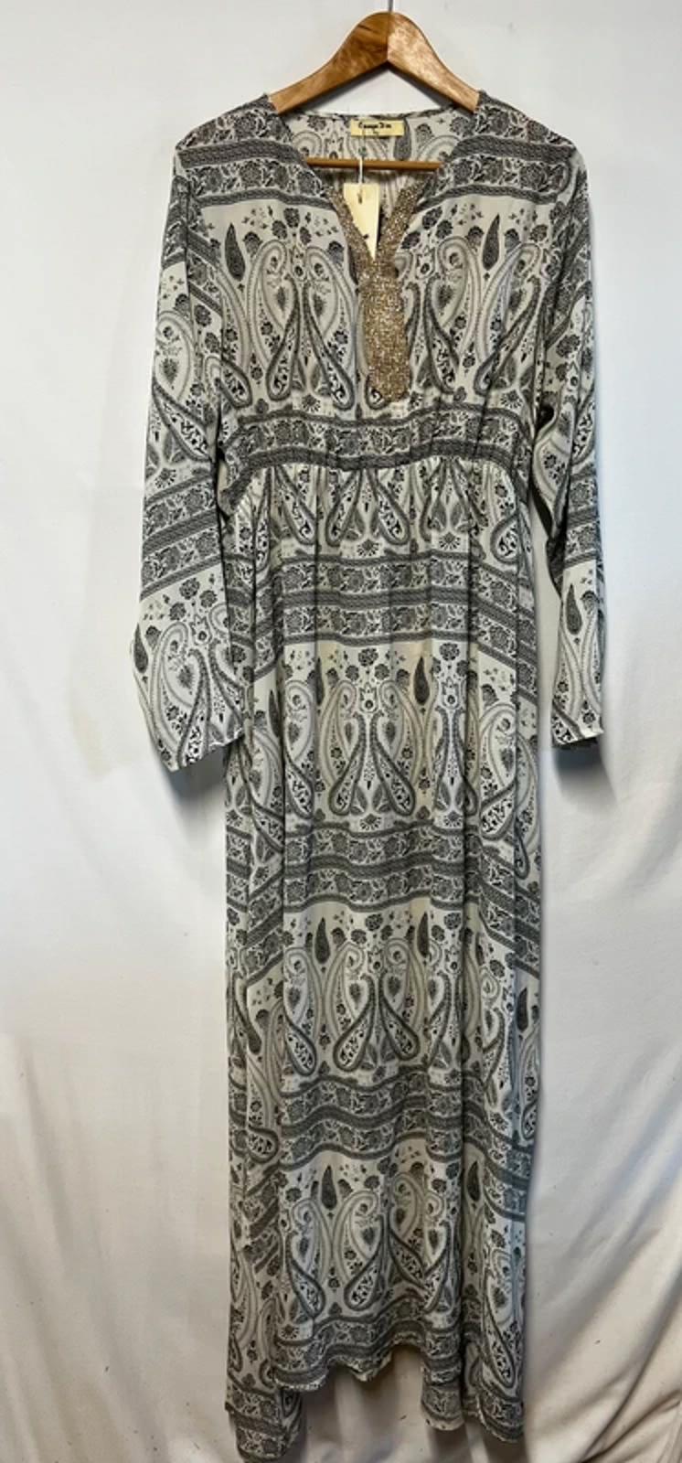 TU | XL | Black And White Paisley Caftan Dress