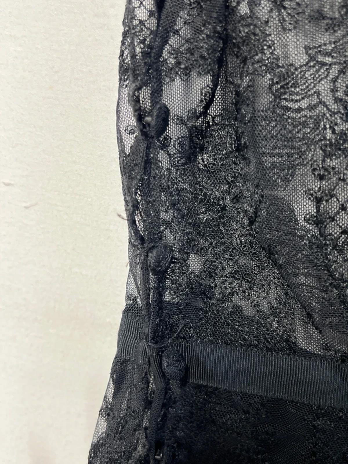 Vintage Coast | 14 | Black lace top