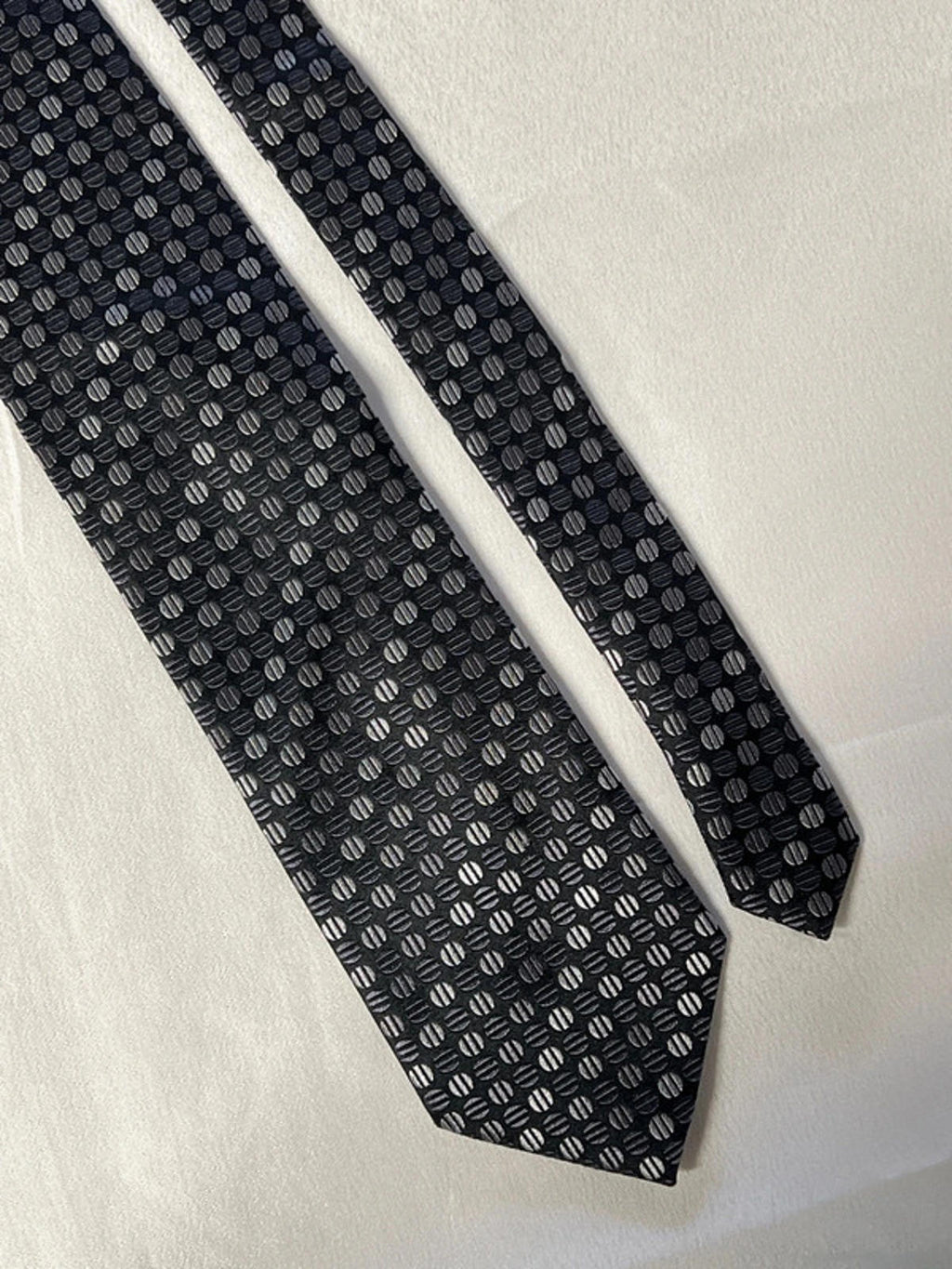 Van Heusen Men’s Tie | 100% Silk | Good Condition