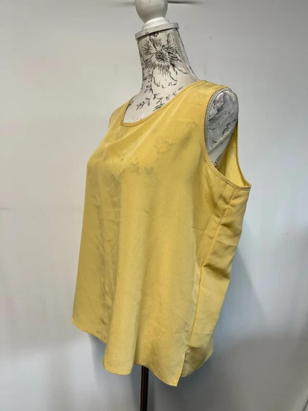 Imogen | M | Yellow Vest top
