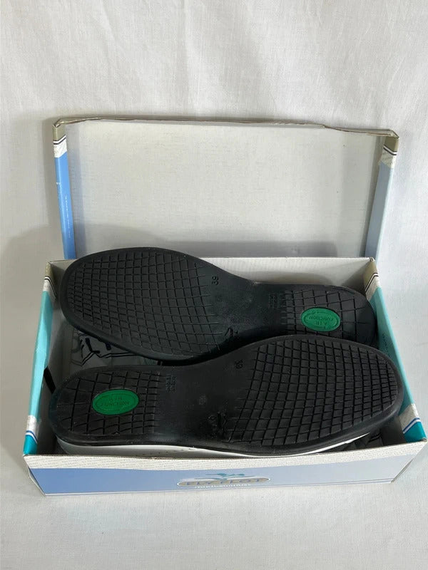 Fly Flot | Size 6 | White and silver slip on boat shoes