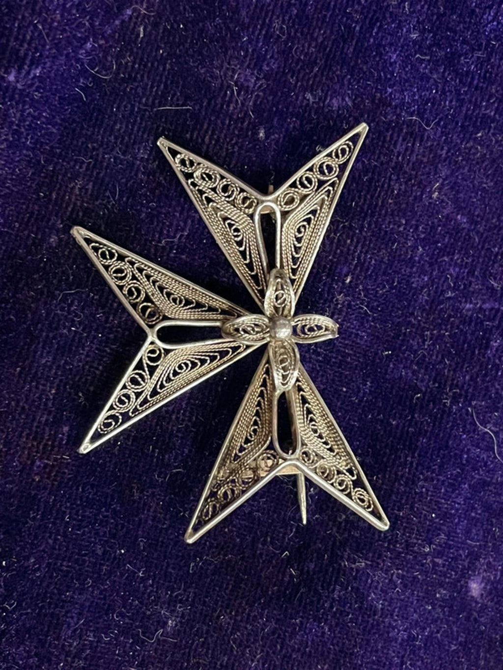 Filigree brooch