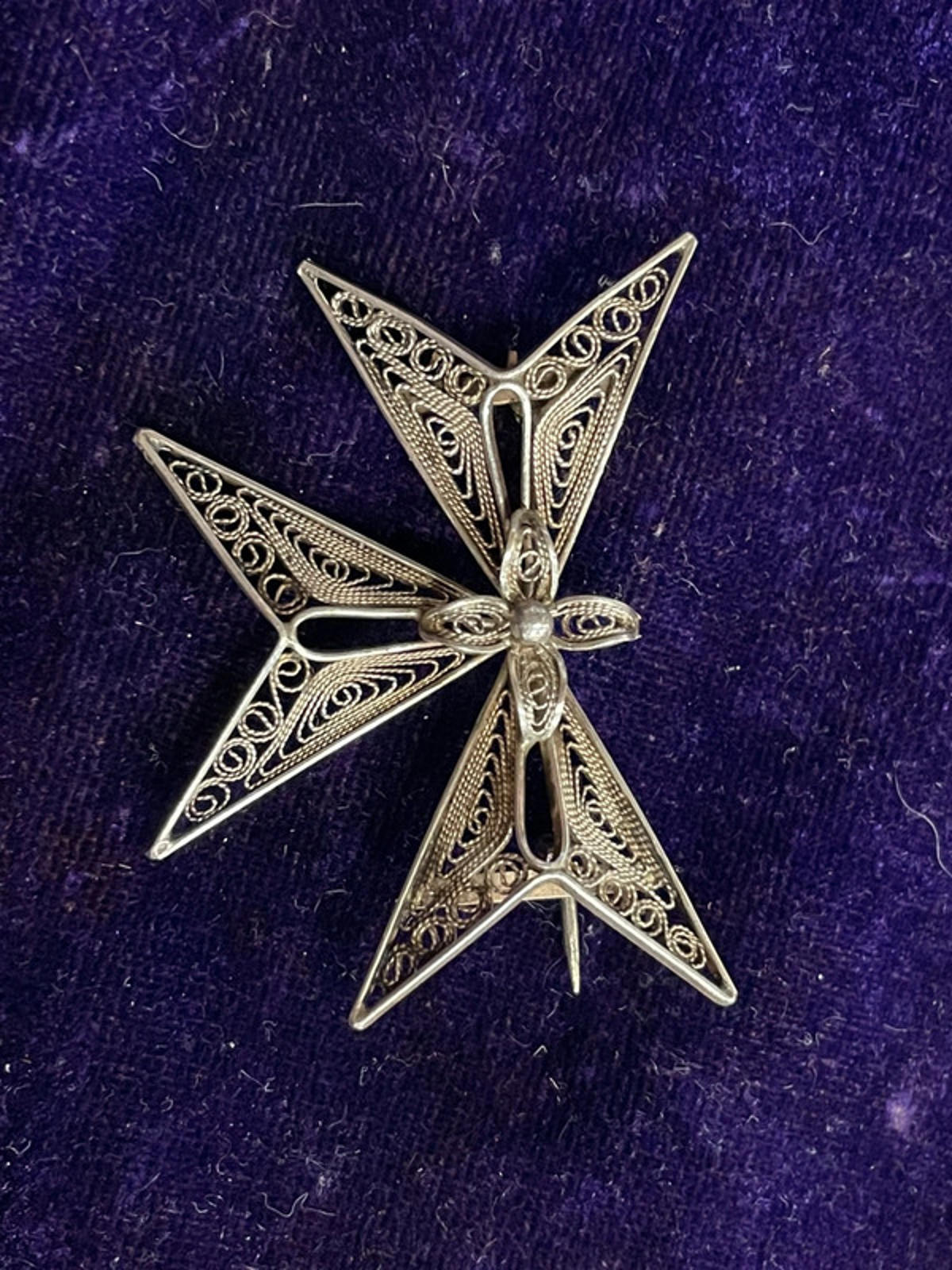 Filigree brooch