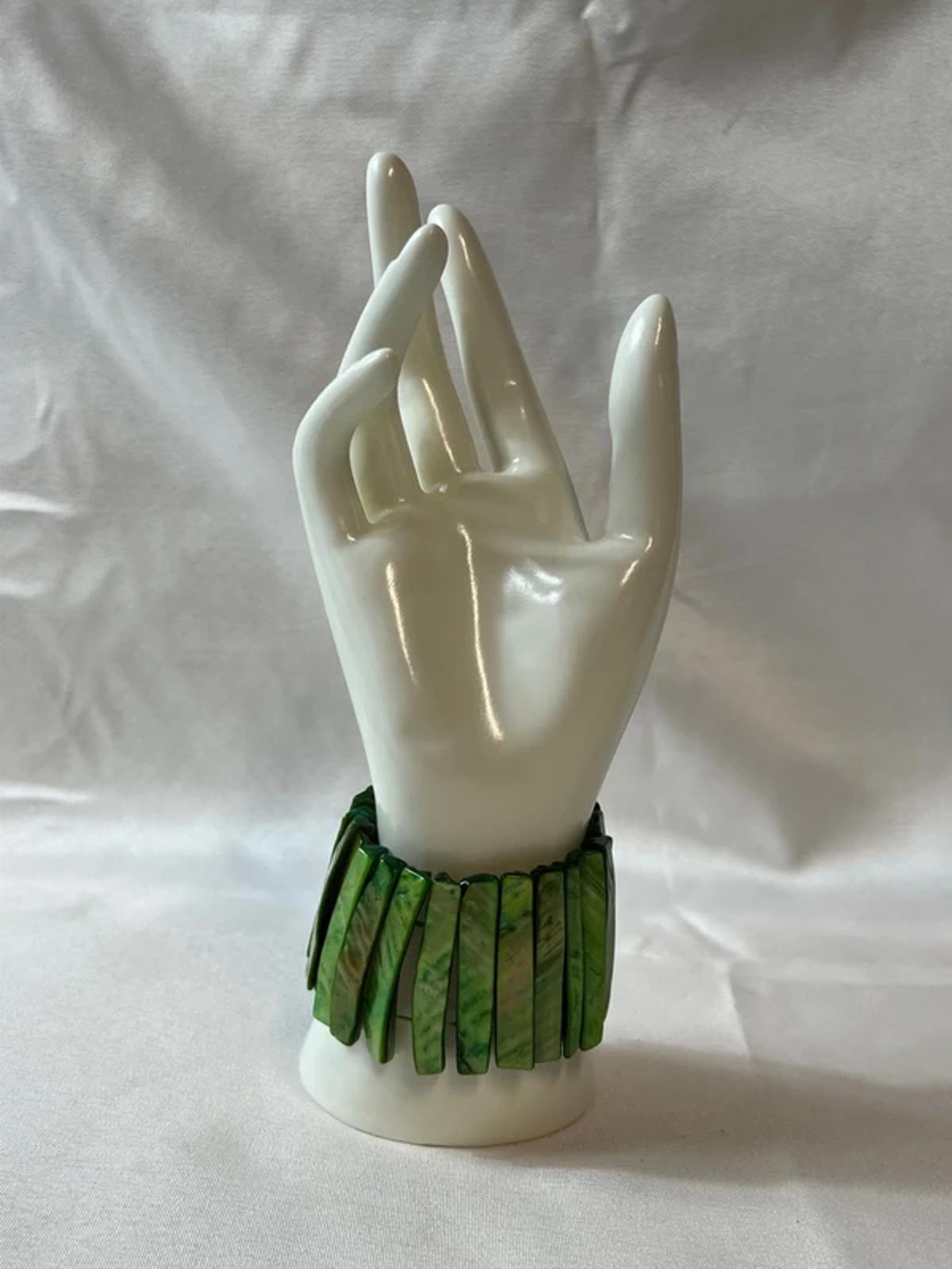 Vintage Style | Green Shell Bracelet