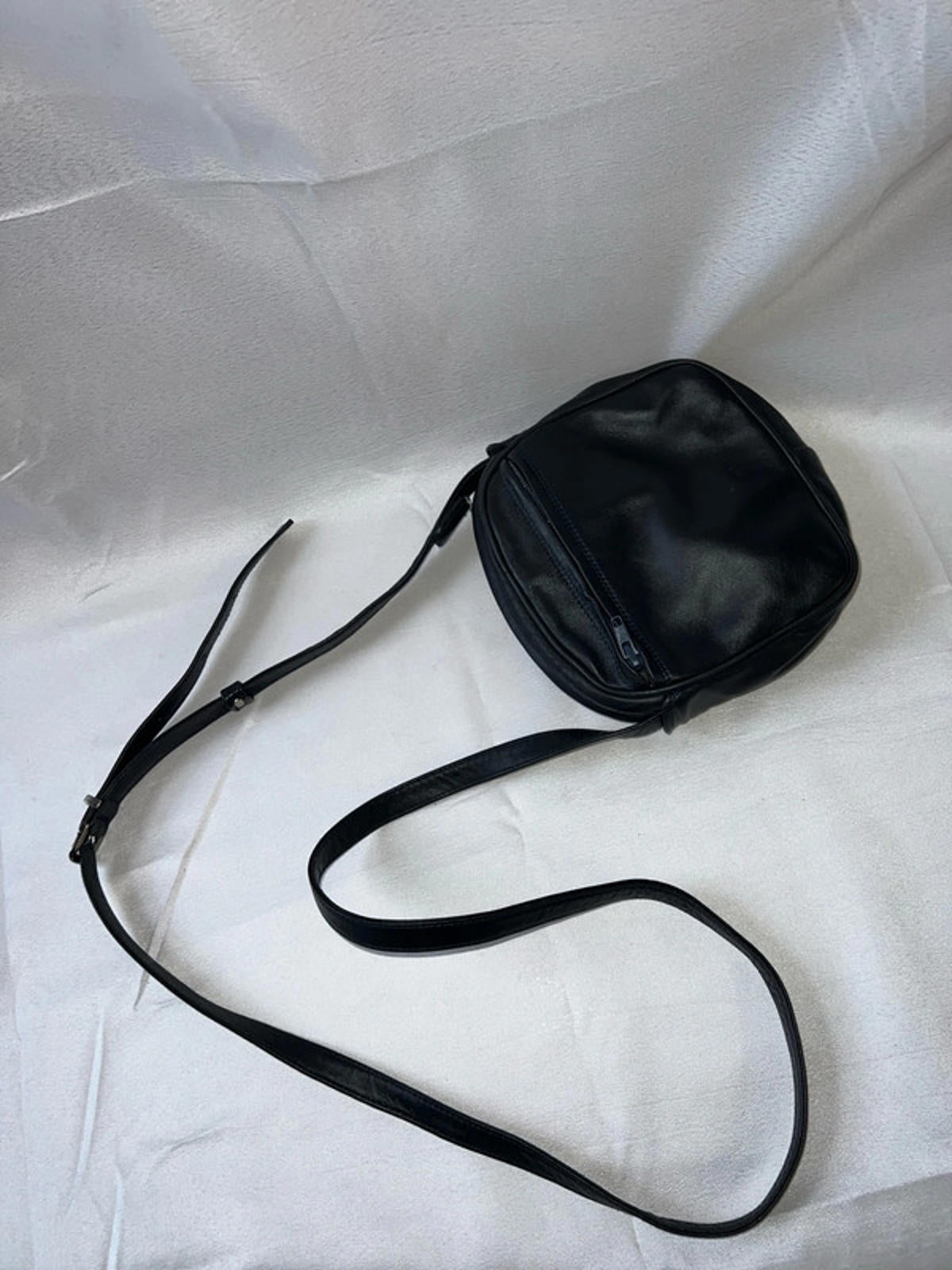 Vintage Enny Shoulderbag | Black Soft Italian Leather Shoulderbag