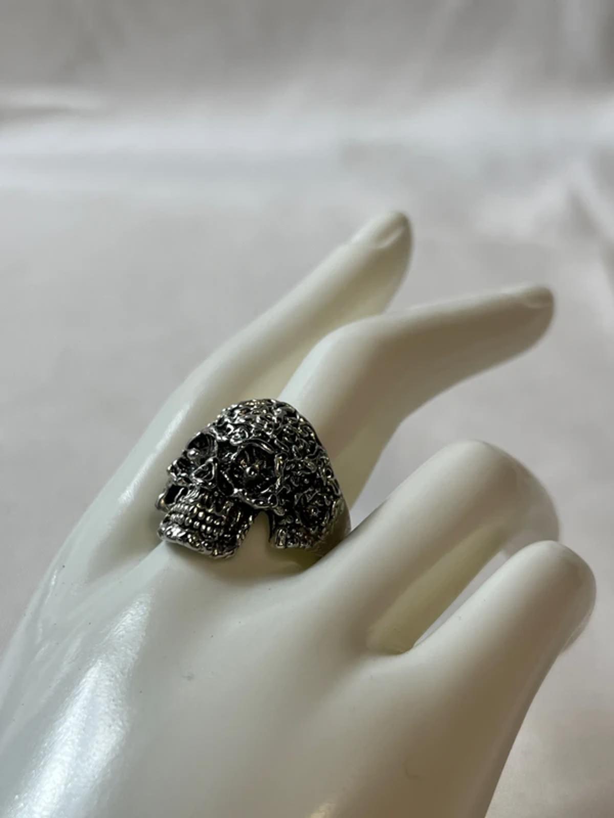 Vintage Style | Silver Tone Skull Ring |
