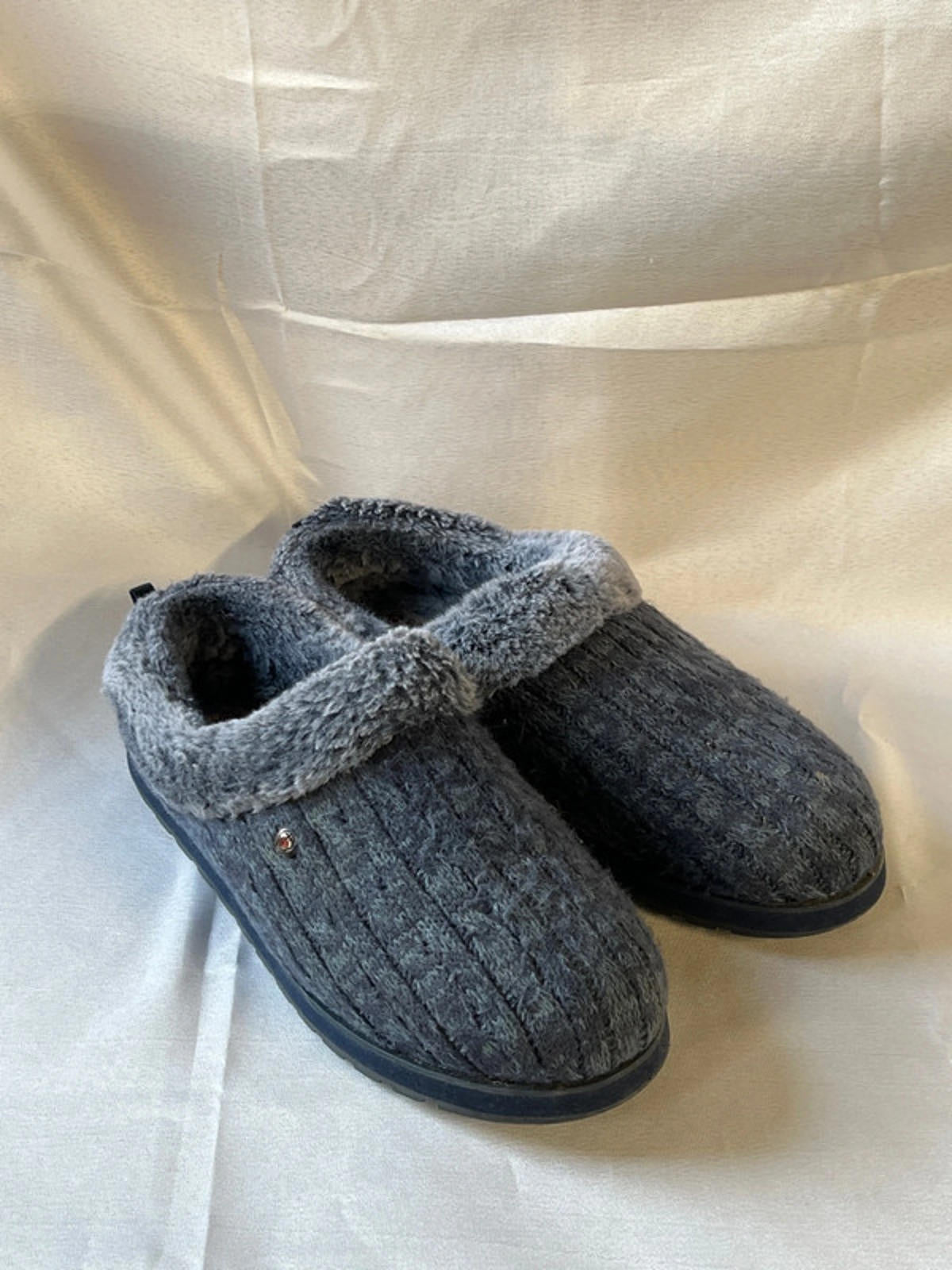 Bobs Slippers | Size 7
