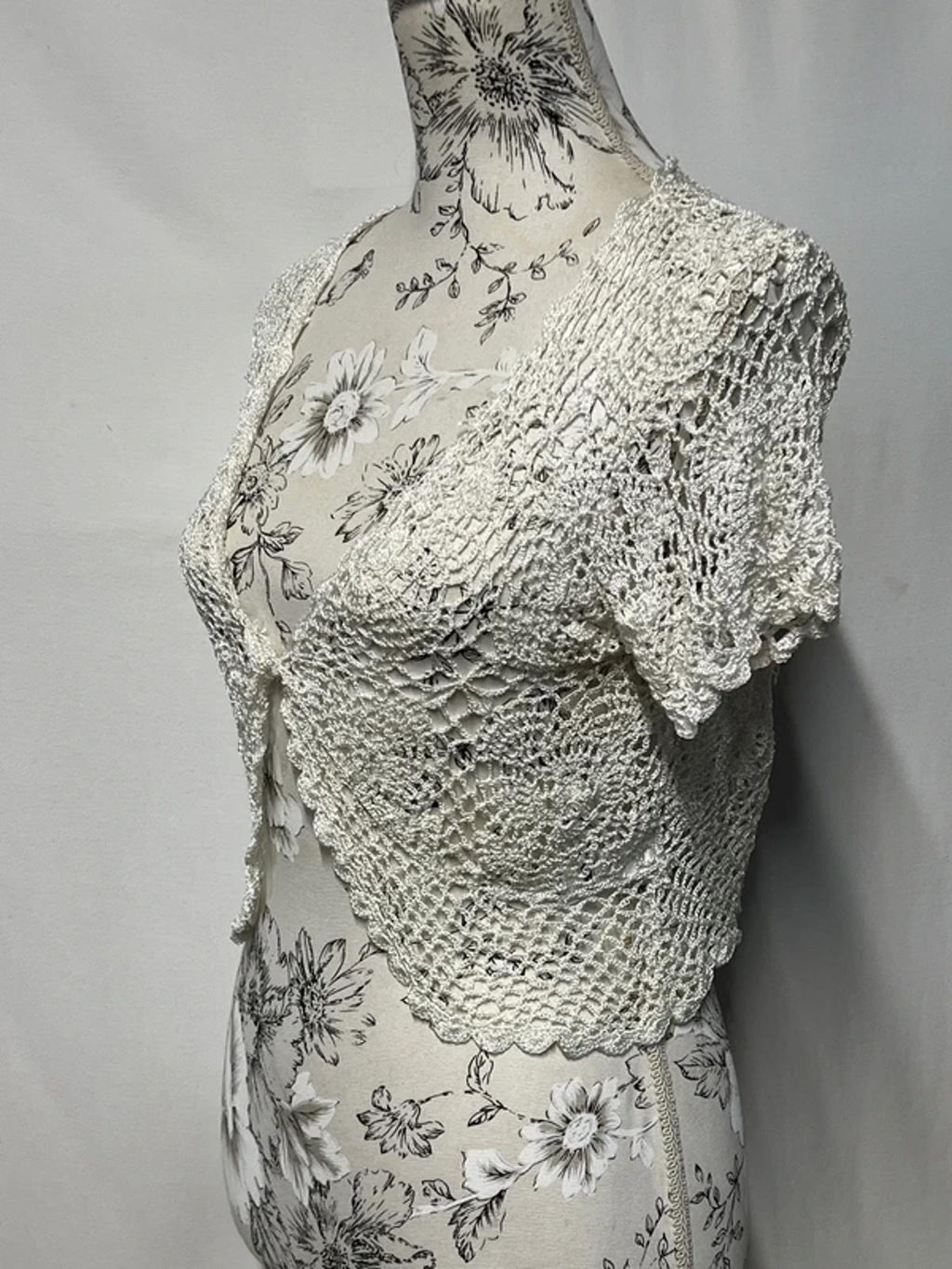 Vintage George | 12 | Cream Lace Bolero Cardigan