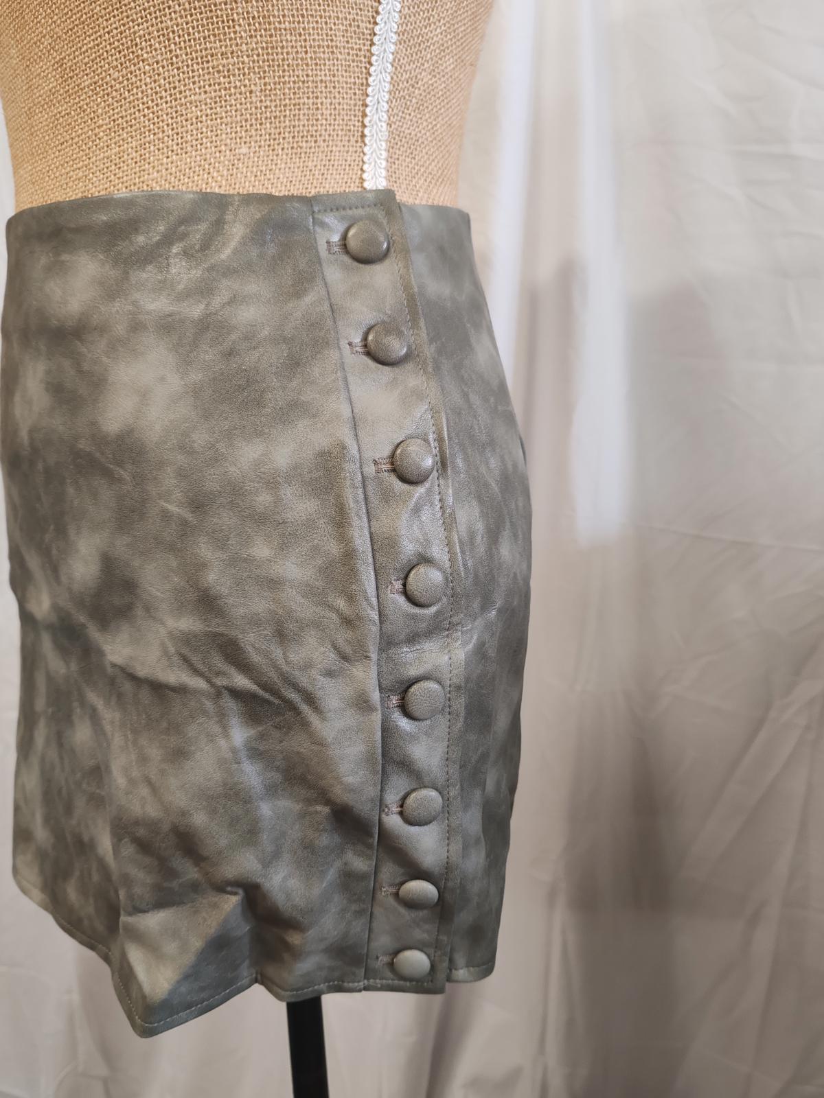 Pretty Little Thing | UK 6 | Khaki Mini Skirt | Polyurethane