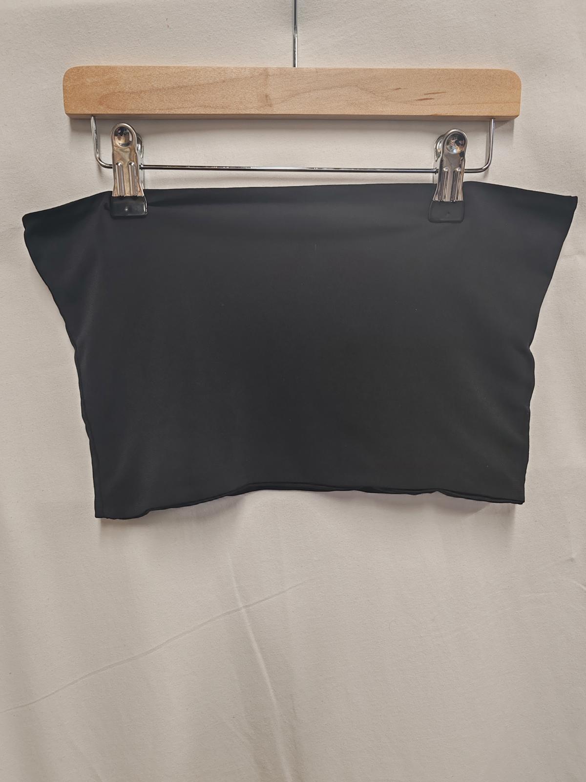 New Look | UK 8 | Black top | Polyester