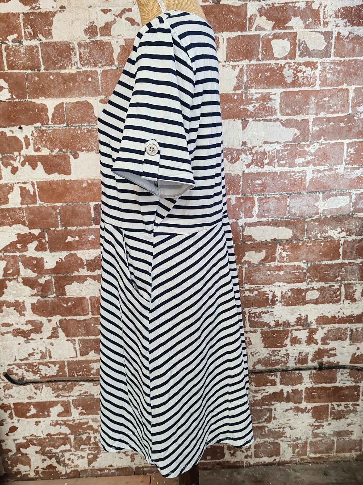 Dorothy Perkins | UK 22 | Navy & White Skater Dress | Cotton