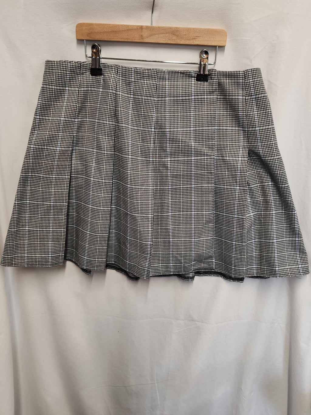 Next | UK 14 | Dog Tooth Pleated Skirt | Polyester