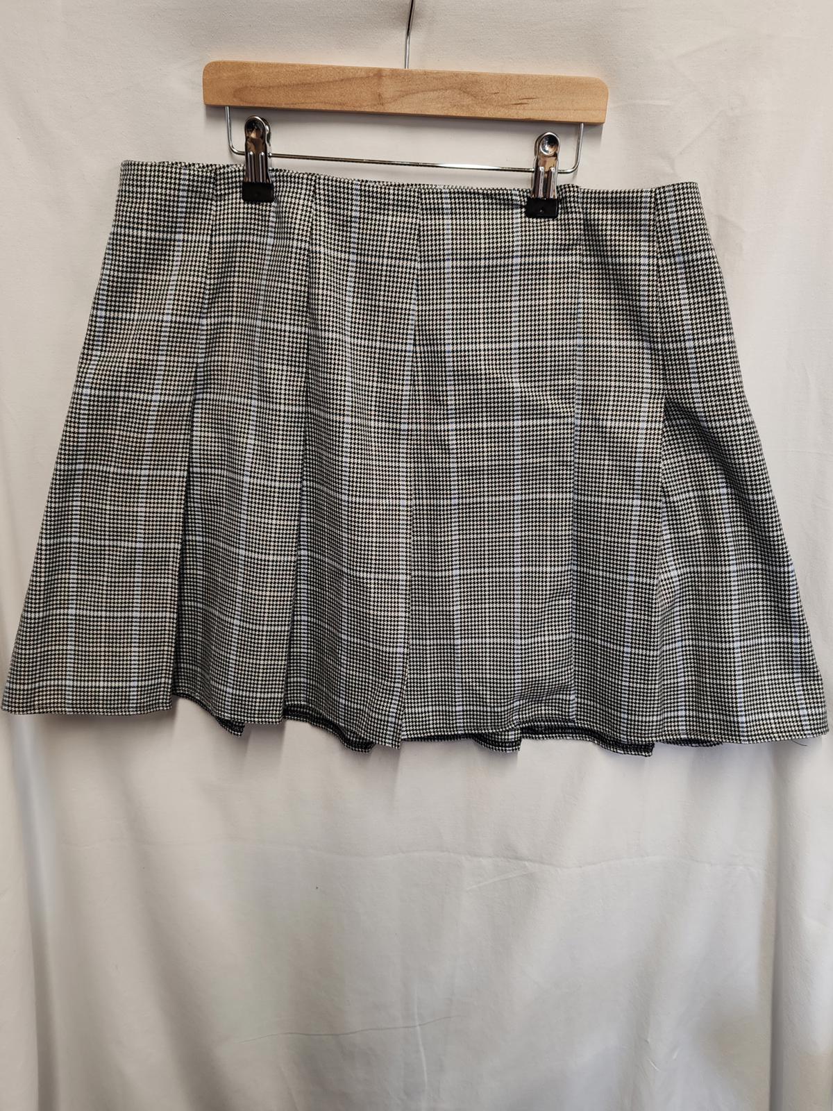 Next | UK 14 | Dog Tooth Pleated Skirt | Polyester