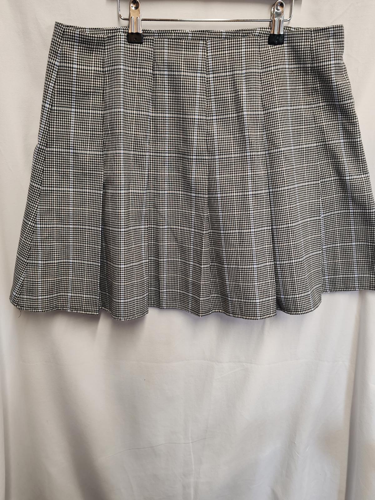 Next | UK 14 | Dog Tooth Pleated Skirt | Polyester