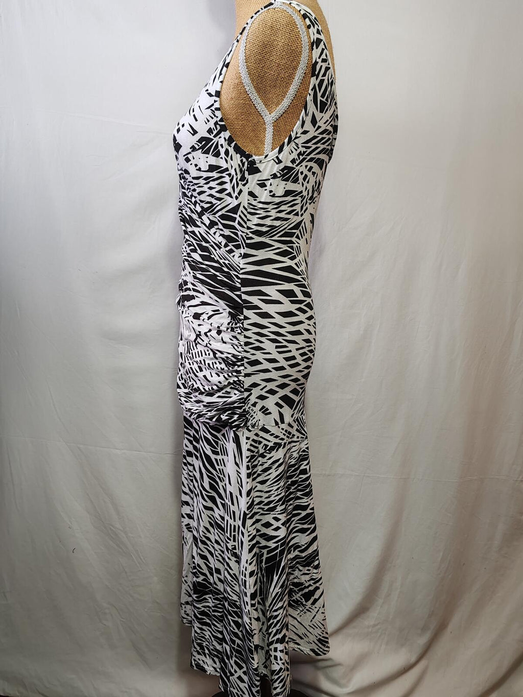 Oasis | UK 14 | White & Black Patterned Dress | Viscose