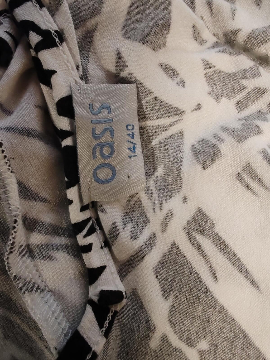 Oasis | UK 14 | White & Black Patterned Dress | Viscose