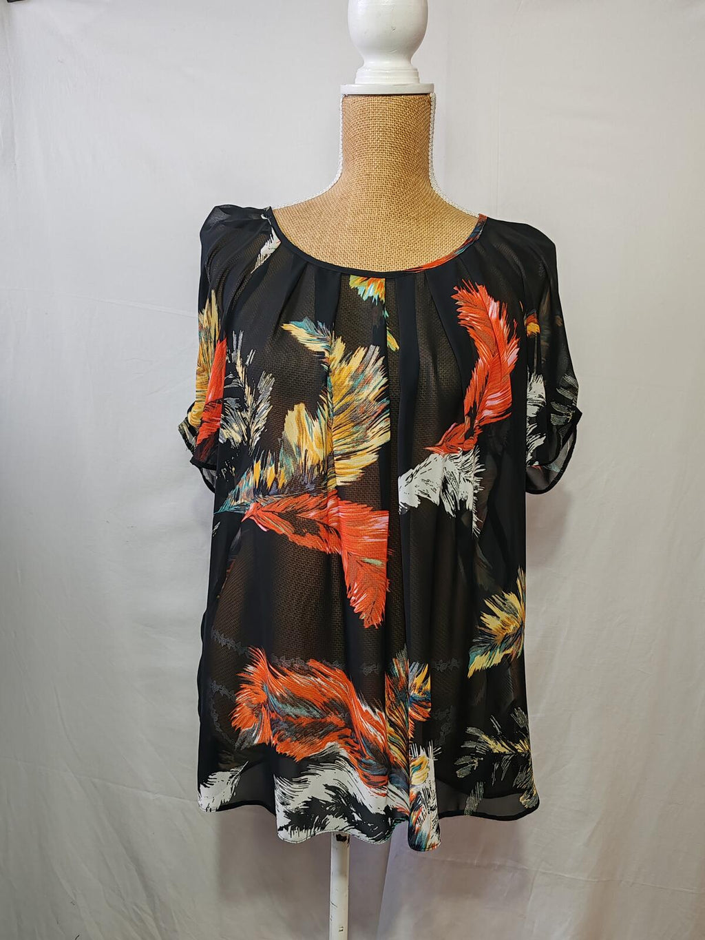 Wallis | M | Black with Multi-coloured Feather Print Top | Polyester