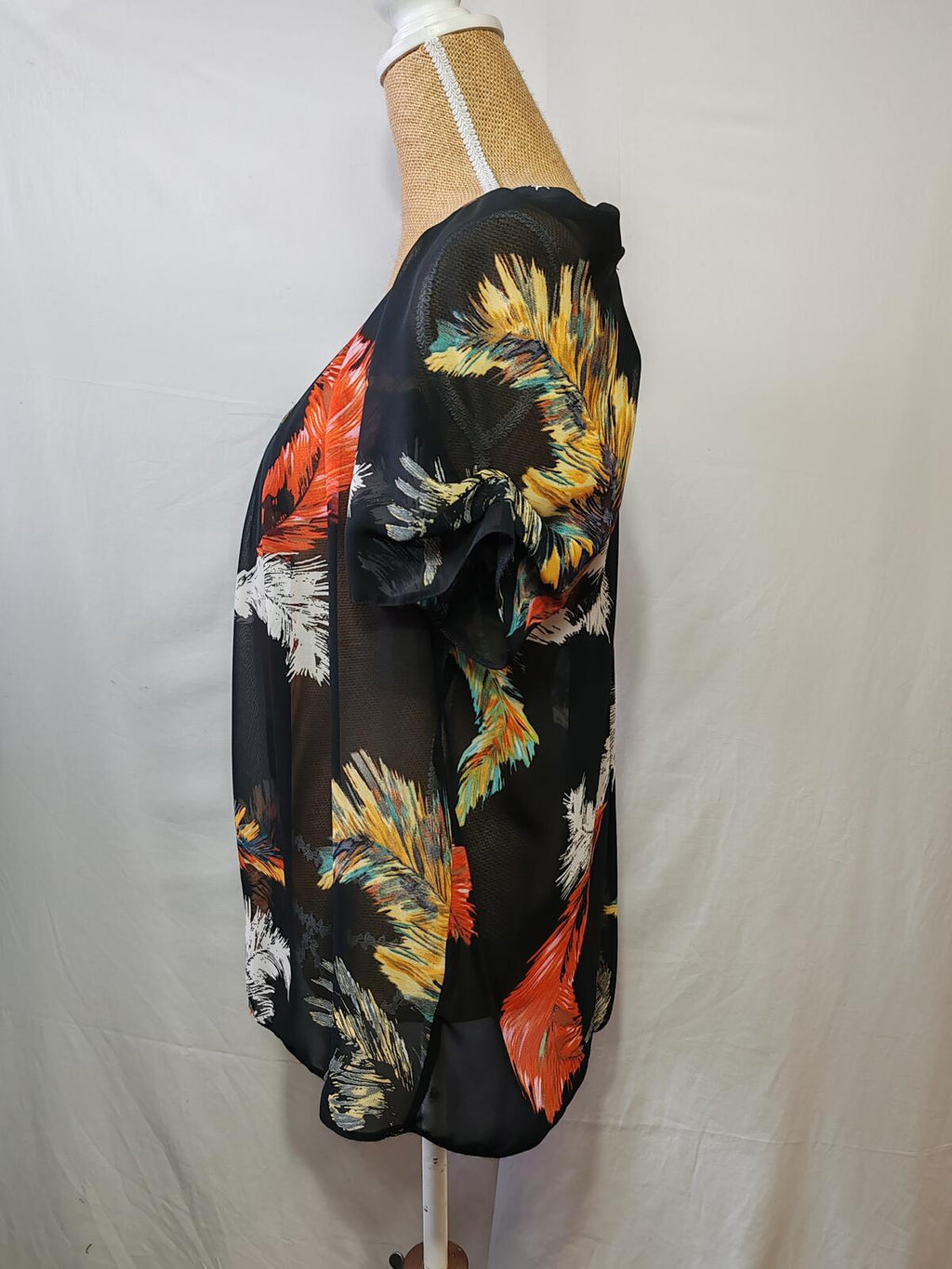 Wallis | M | Black with Multi-coloured Feather Print Top | Polyester