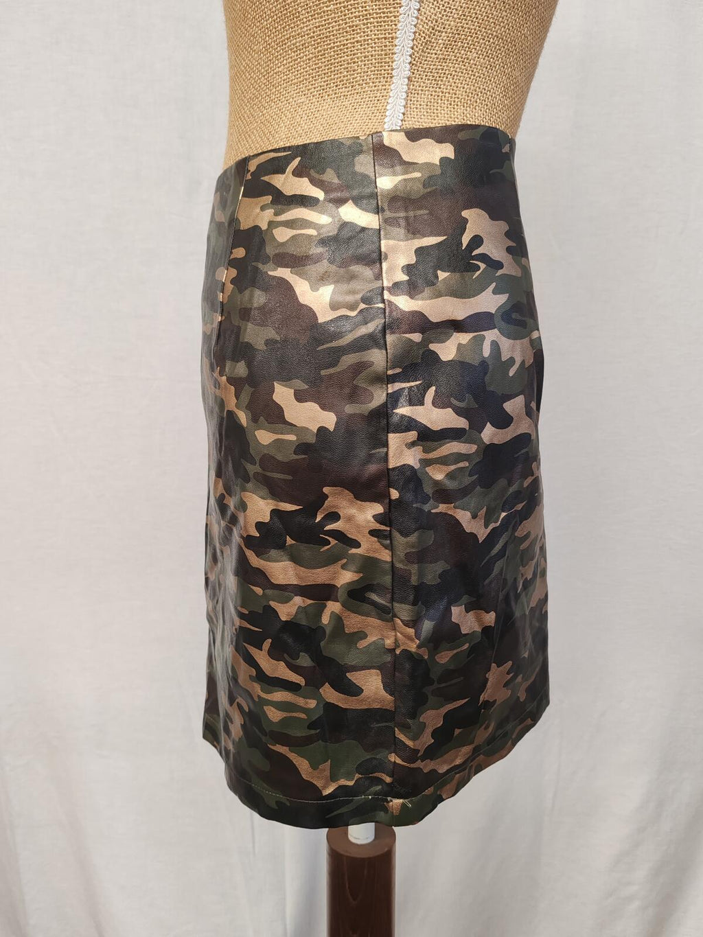 Pretty Little Thing | UK 8 | Army Faux Leather Skirt