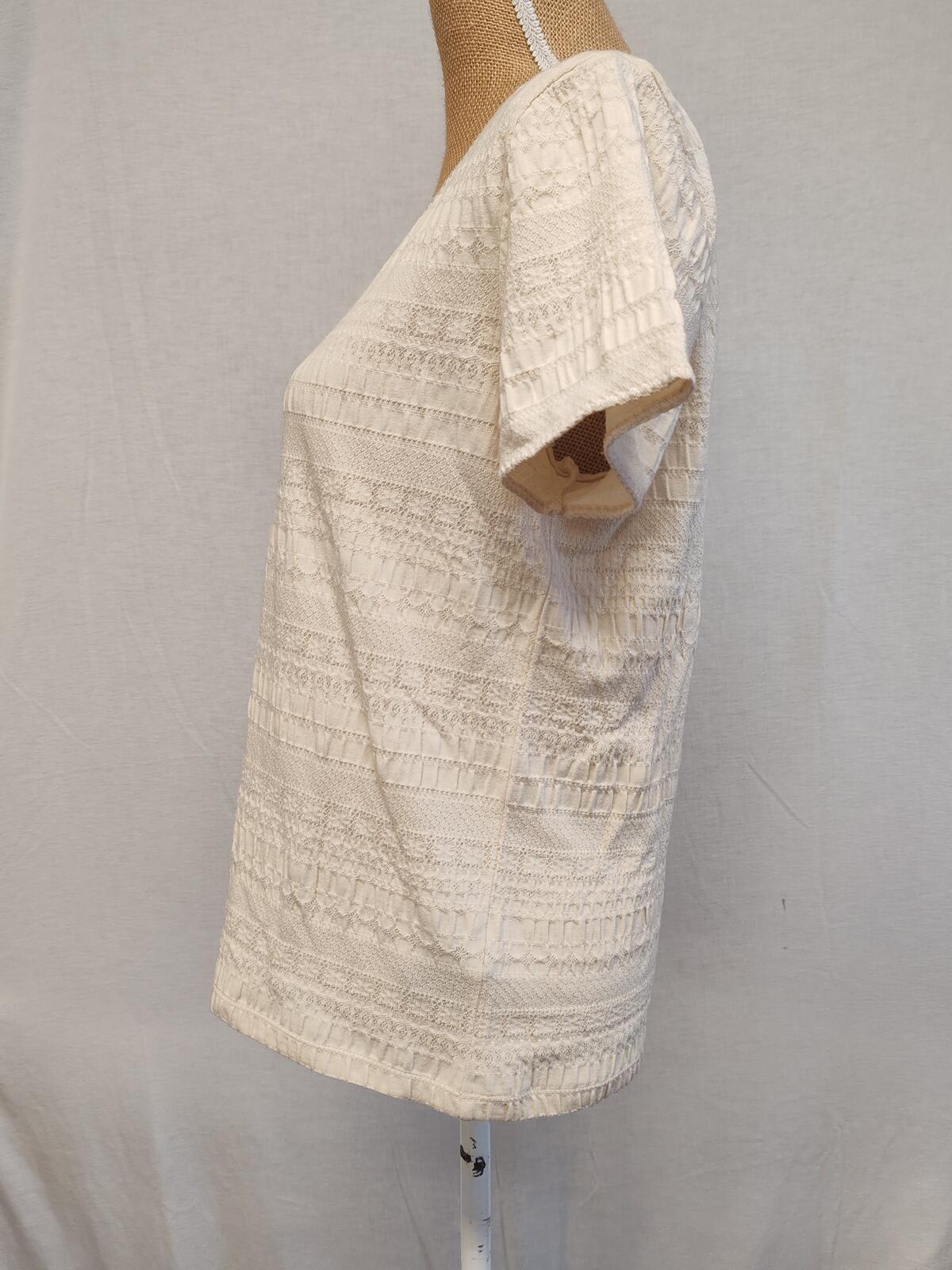 Lauren Ralph Lauren | Large | Cream Multi Patterned Tshirt | Cotton