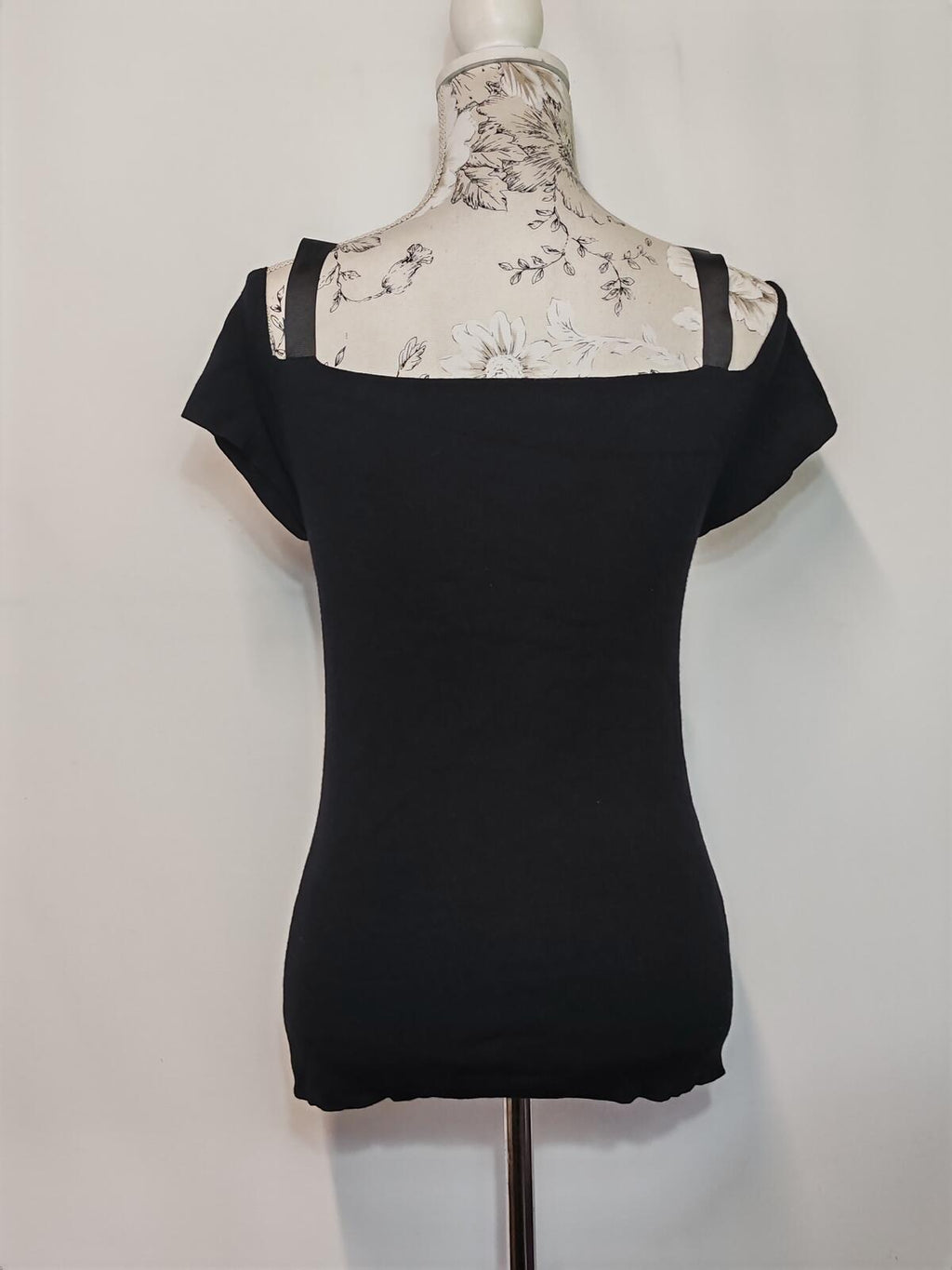 Bitter Kai Rand | L | Black Cold Shoulder Tshirt