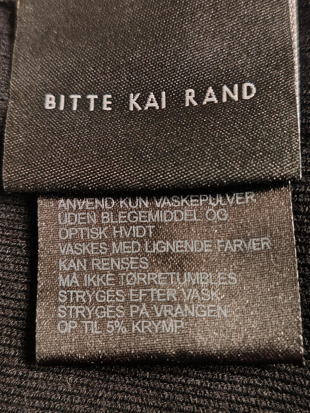 Bitter Kai Rand | L | Black Cold Shoulder Tshirt