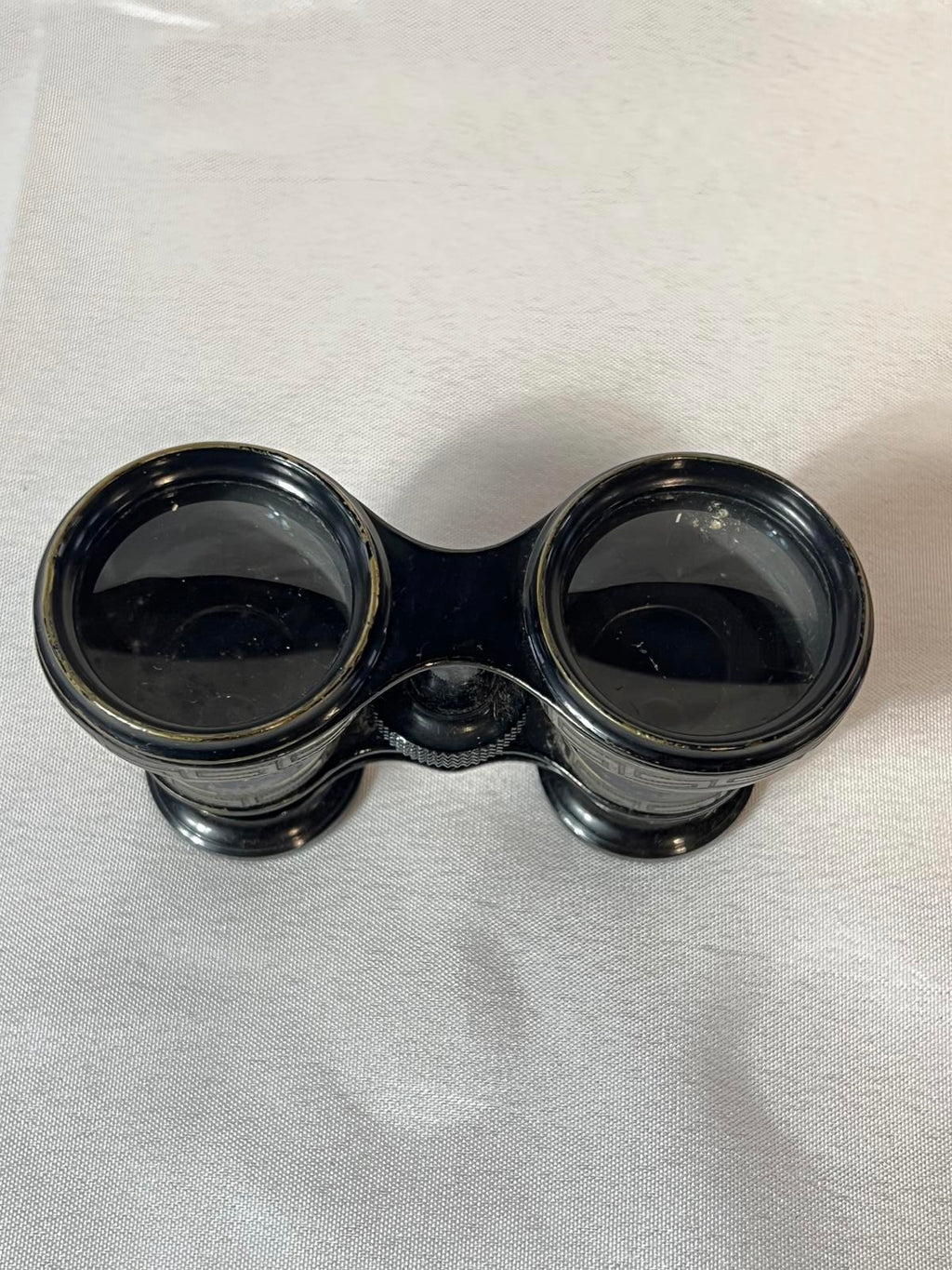 Vintage ladies Opera Glasses with original hard and soft draw string case