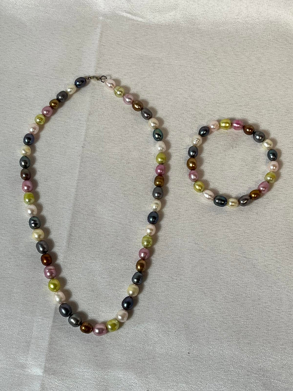 Rainbow Pearl necklace and matching bracelet |  Man-Made