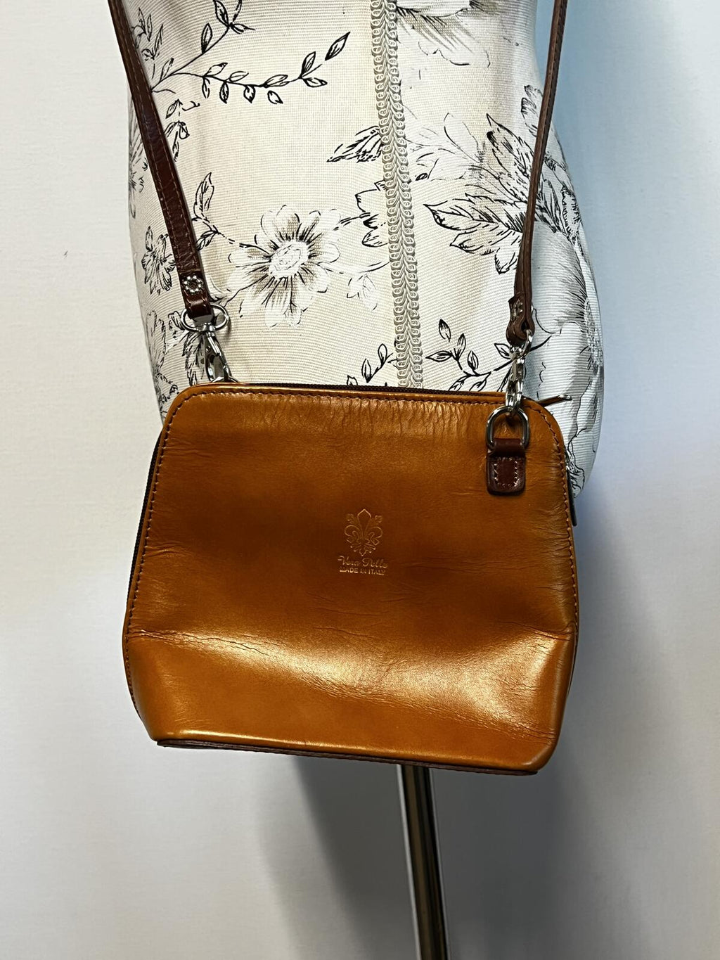 Vera Pelle Tan Leather Shoulderbag