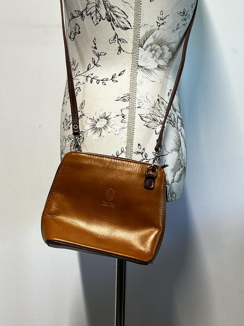 Vera Pelle Tan Leather Shoulderbag
