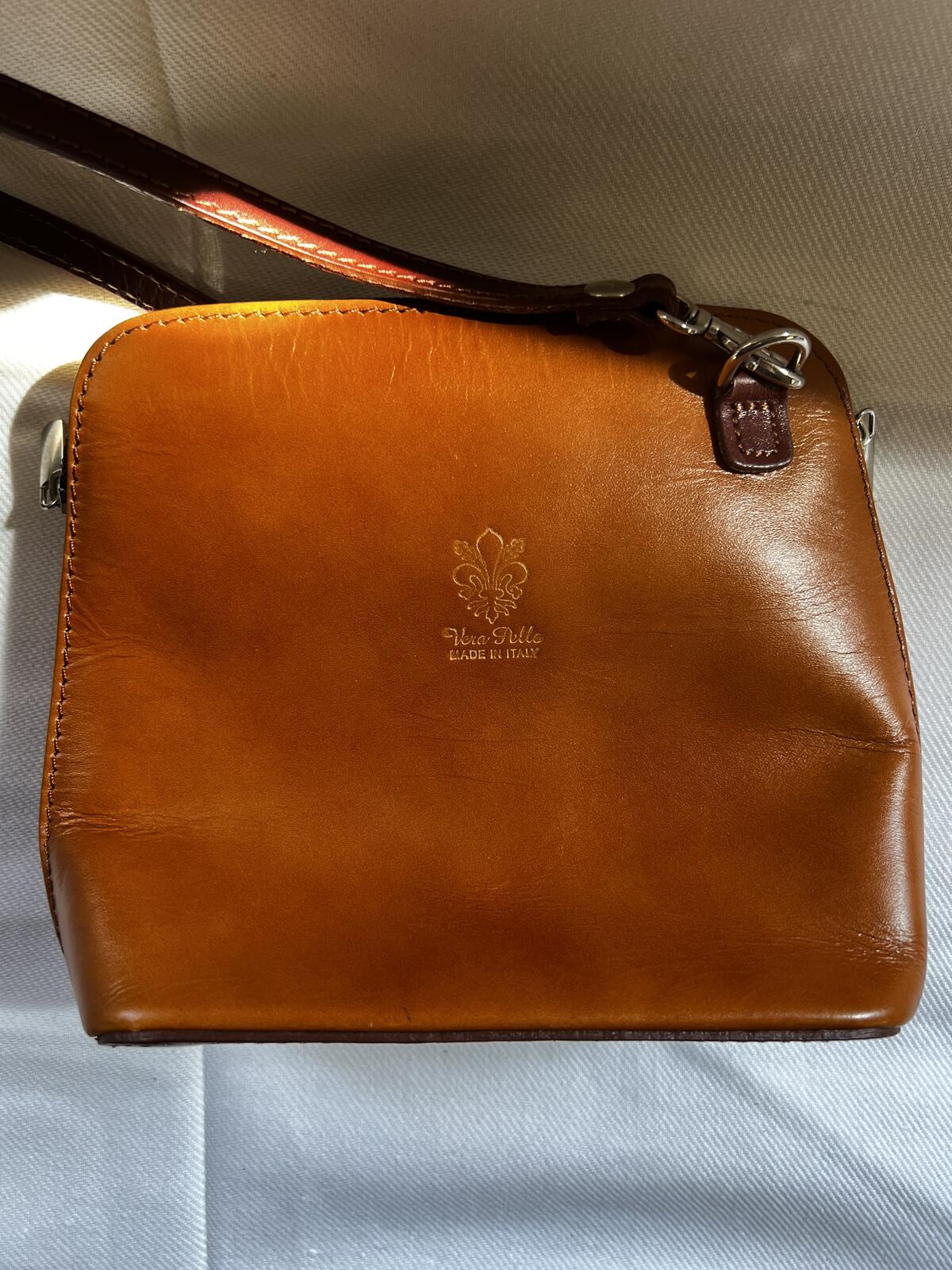 Vera Pelle Tan Leather Shoulderbag