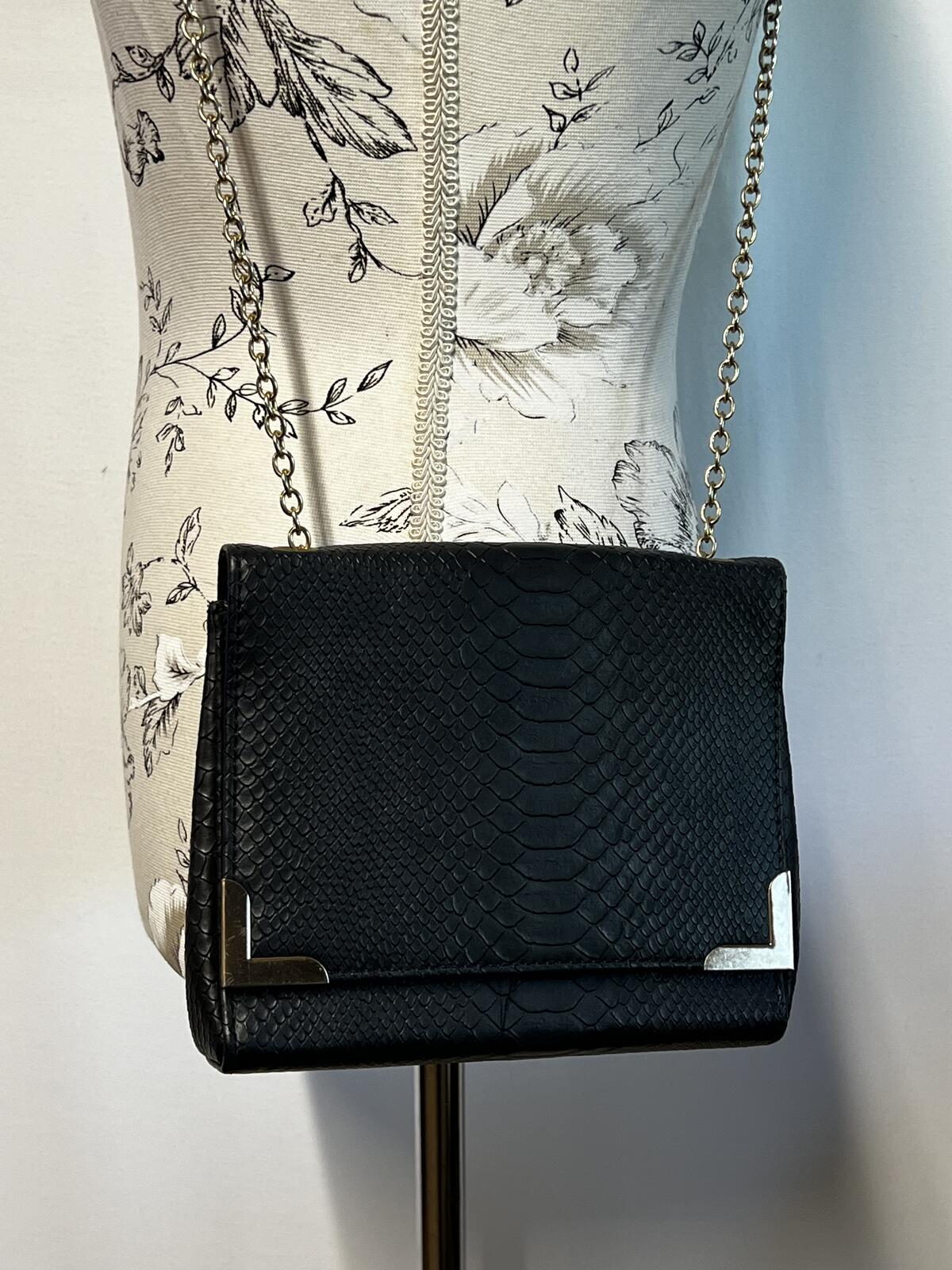 Vintage New Look Blue Snakeprint Crossbody bag with Chain