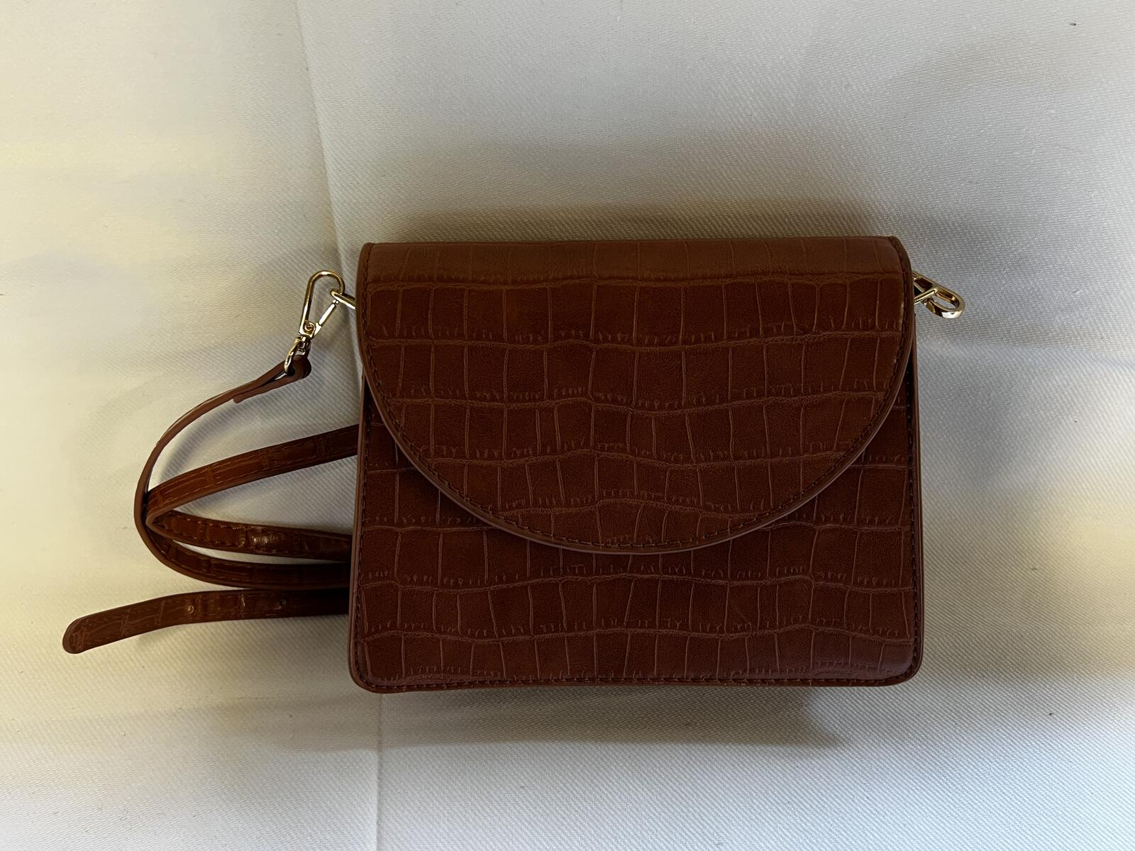 Tan Women's Leather Shoulderbag With Crocodile Skin Pattern