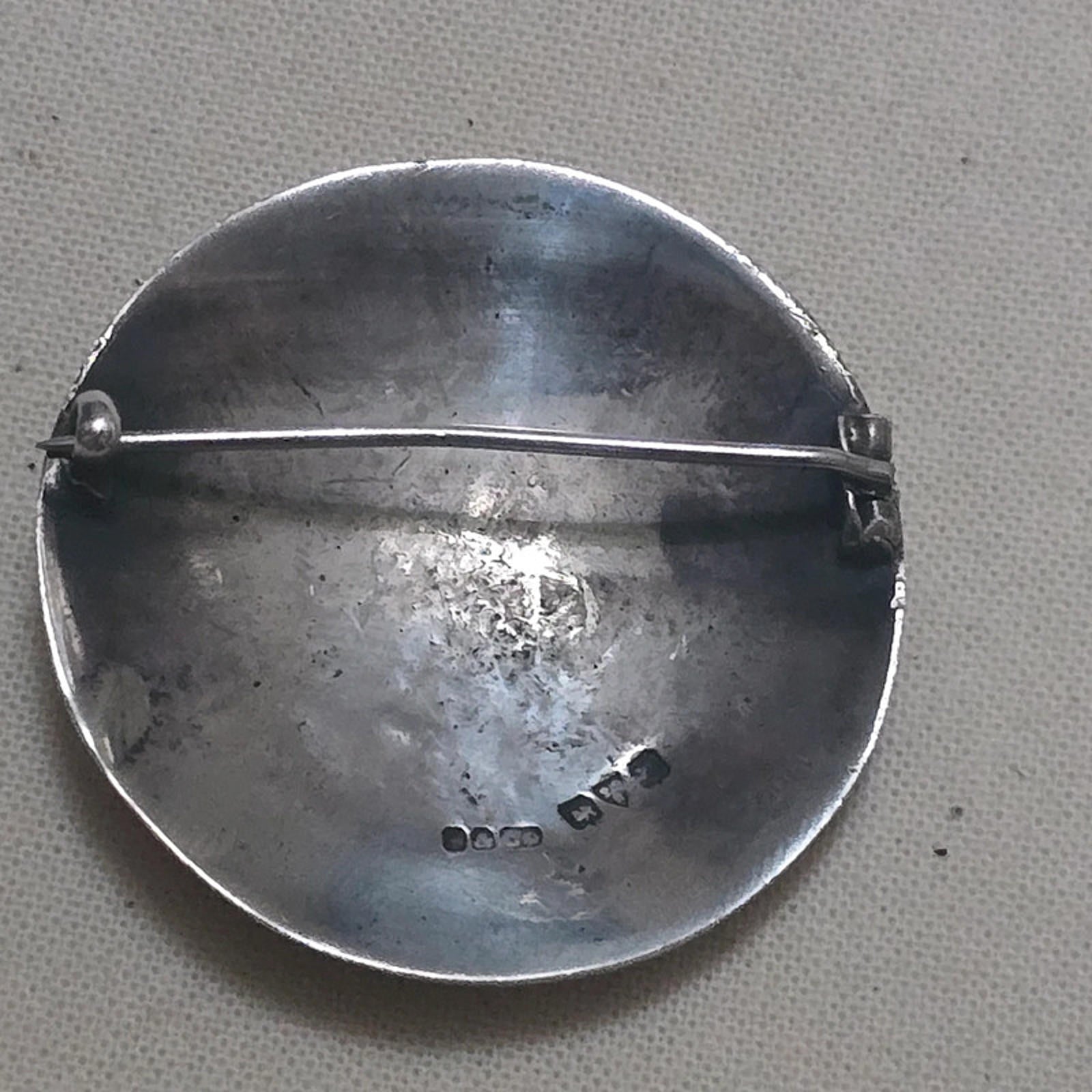 Shipton & Co vintage fully hallmarked sterling silver brooch
